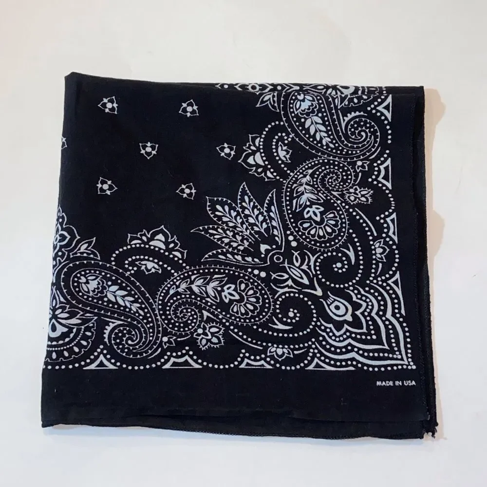 VTG,100% Cotton 14193 RN Black  White Paisley Scarf Size Appropriate 19”X19”
